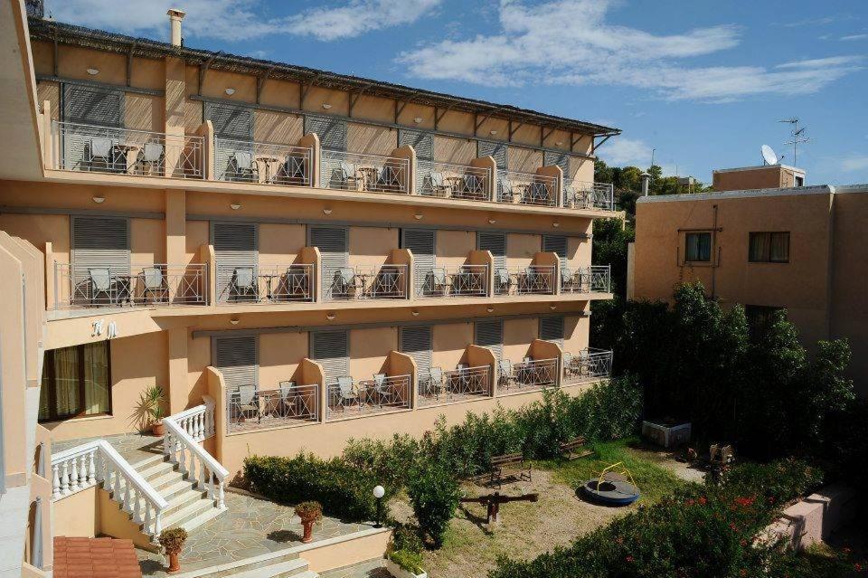 Hotel Magda Agia Marina  Eksteriør bilde