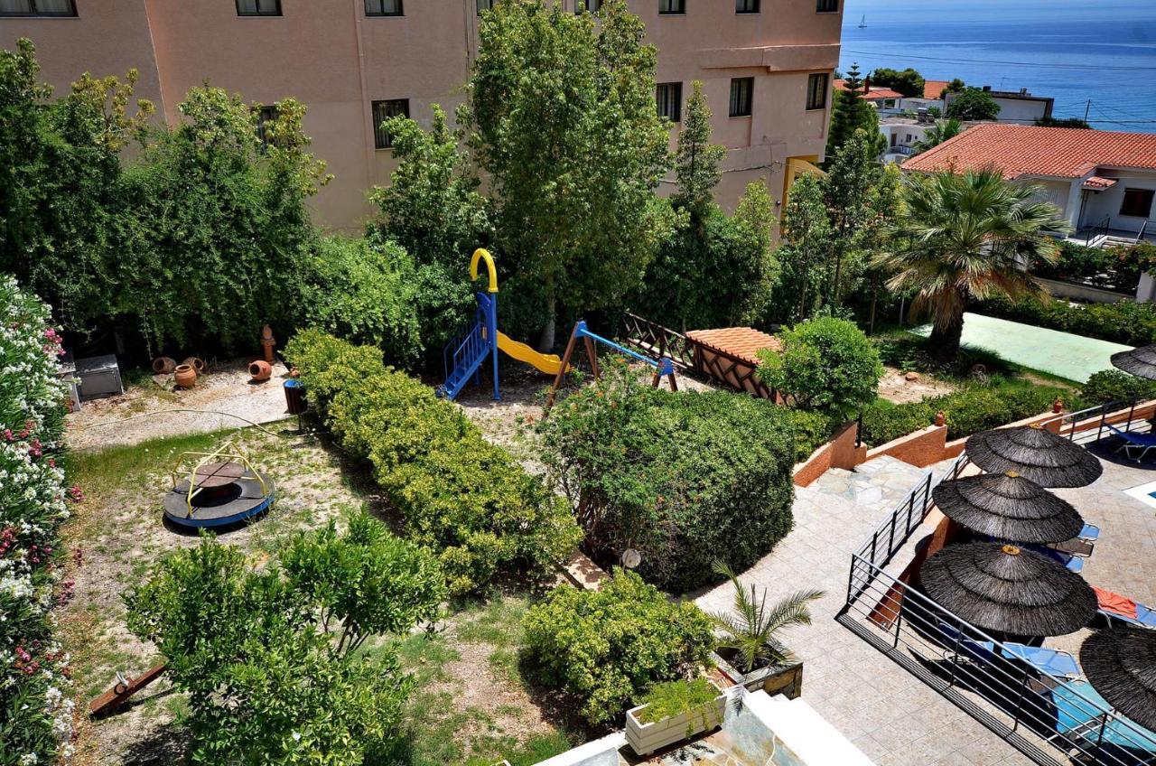 Hotel Magda Agia Marina  Eksteriør bilde